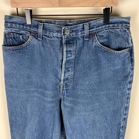 Vintage 80s Levi's 501XX Medium Wash Jeans Size 34 Waist 33" Inseam 31.5" - Picture 3 of 16